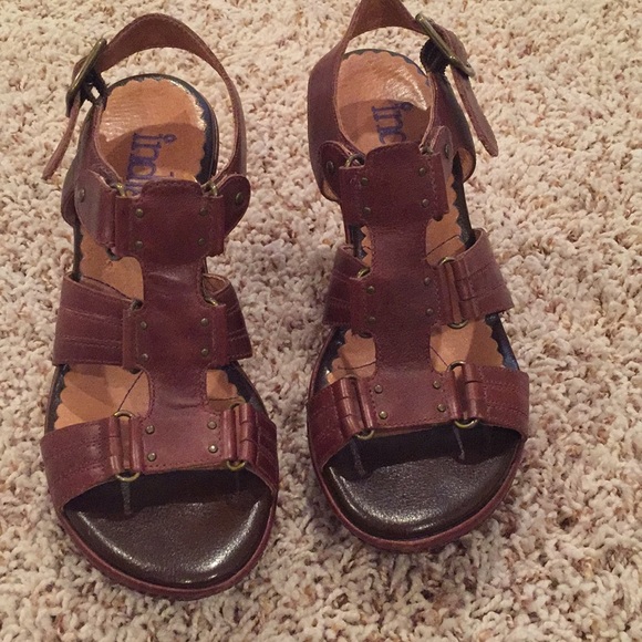 clarks wedge sandals size 5
